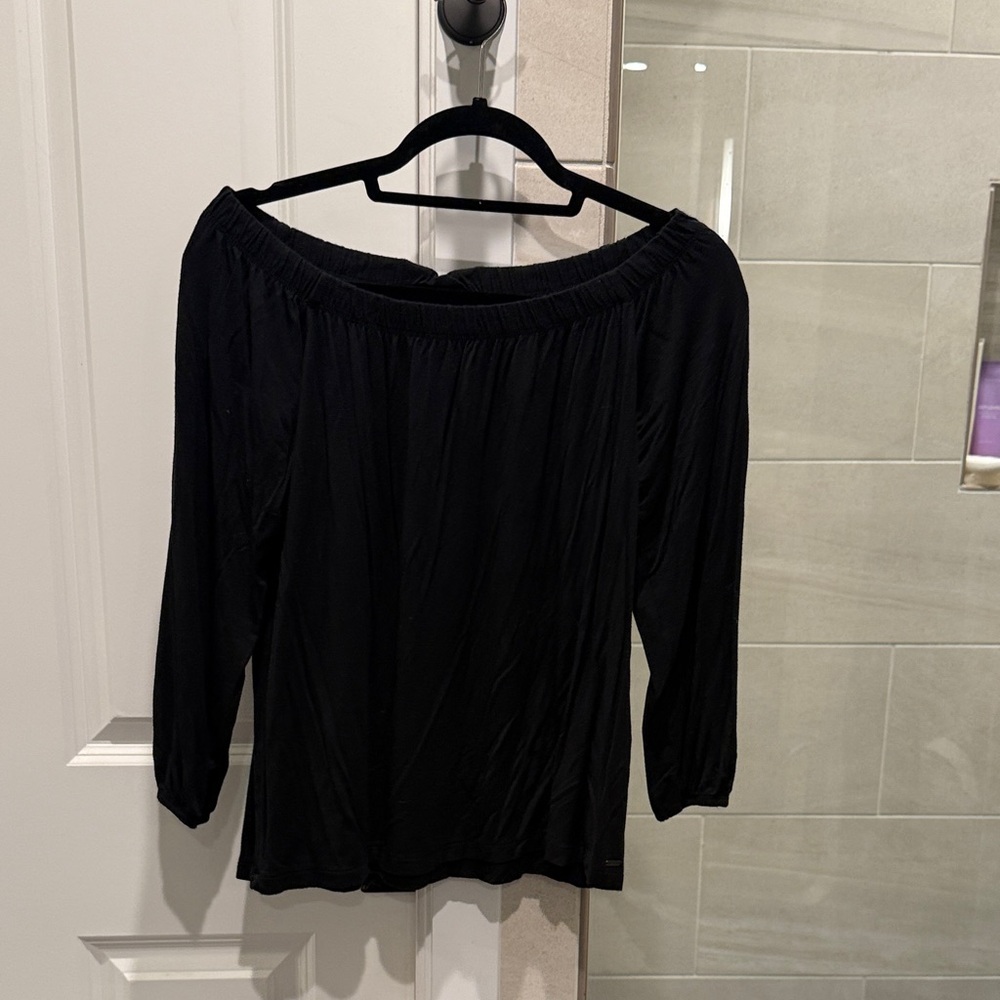 Hollister Elegant Black Off-Shoulder Blouse